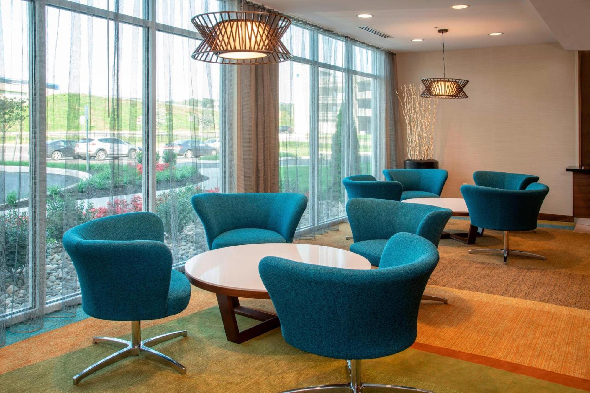 Fairfield & By Marriott Harrisburg International Airport Hotel 3*